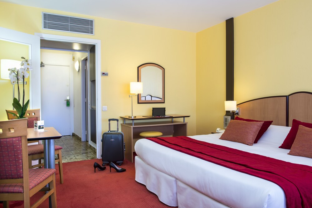 Club Maintenon, Cannes Club Maintenon, Cannes