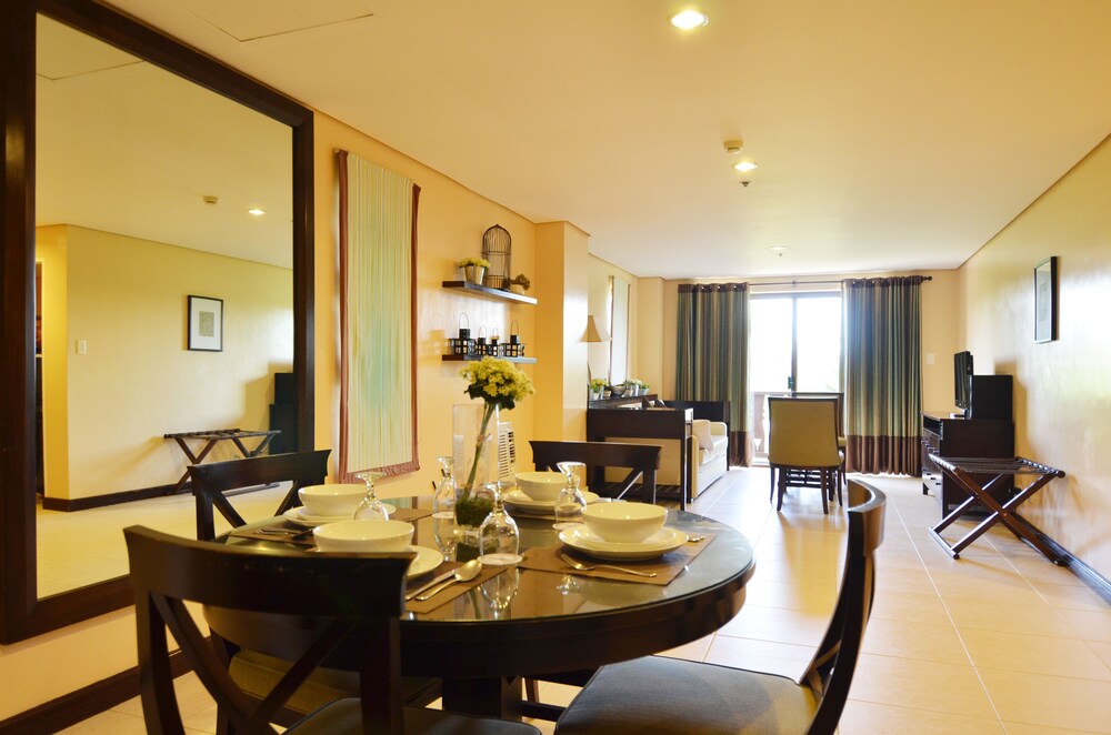Crosswinds Resort Suites, Tagaytay Crosswinds Resort Suites, Tagaytay