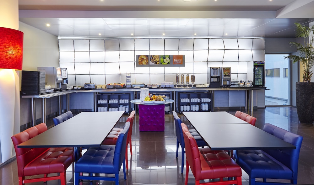 Holiday Inn Express Lisbon - Alfragide, Lisbon Holiday Inn Express Lisbon - Alfragide, Lisbon