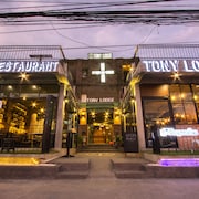 托尼洛奇飯店