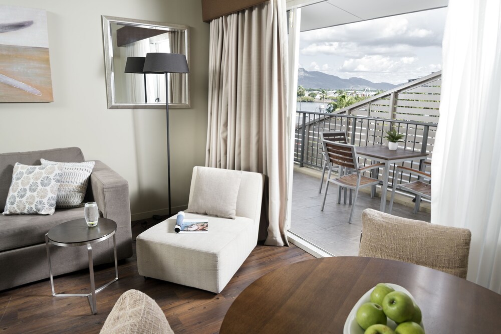 Grand Hotel and Apartments Townsville, Townsville Grand Hotel and Apartments Townsville, Townsville