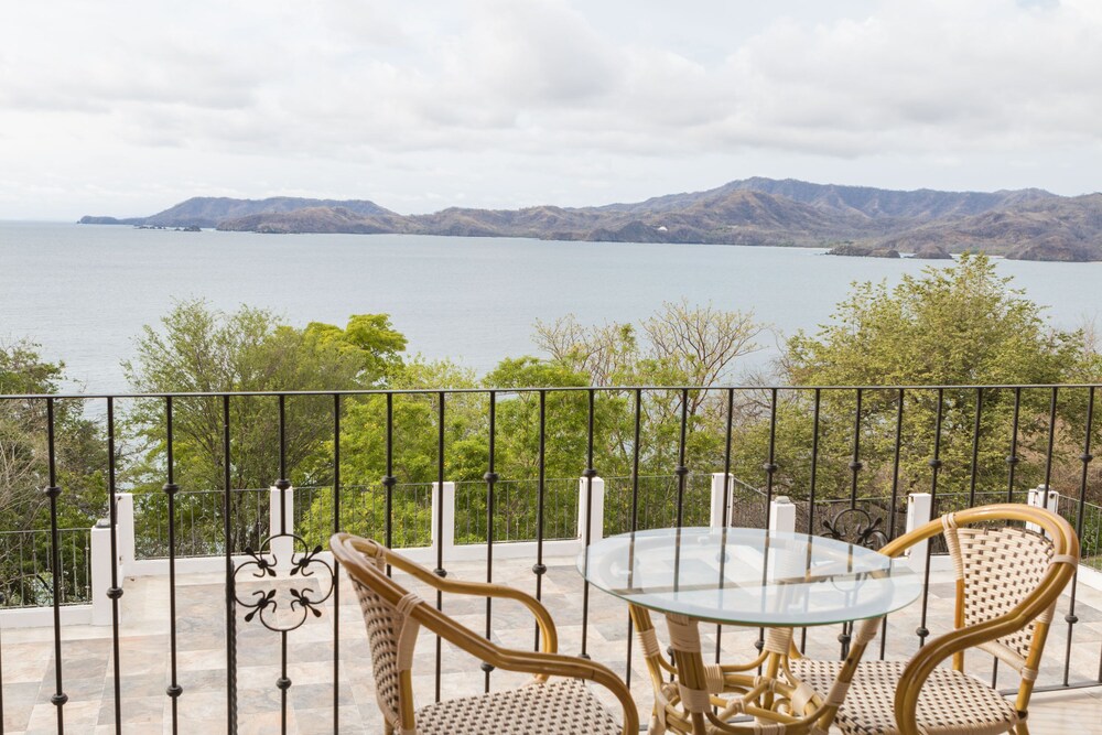 Paradise Flamingo Beach Hotel, Guanacaste Paradise Flamingo Beach Hotel, Guanacaste
