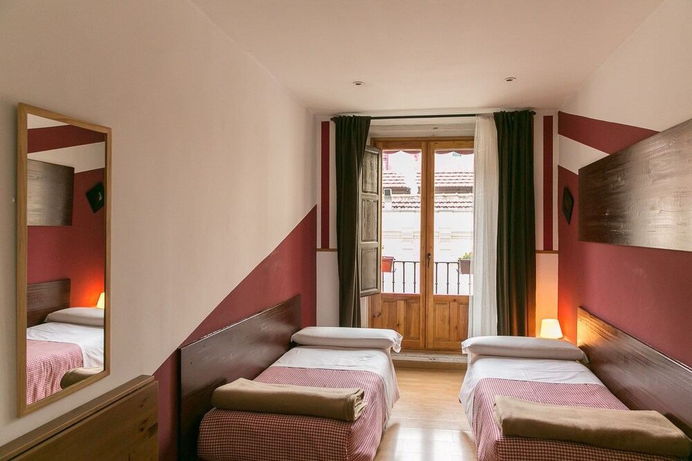 Hostal La Casa de la Plaza, Madrid Hostal La Casa de la Plaza, Madrid