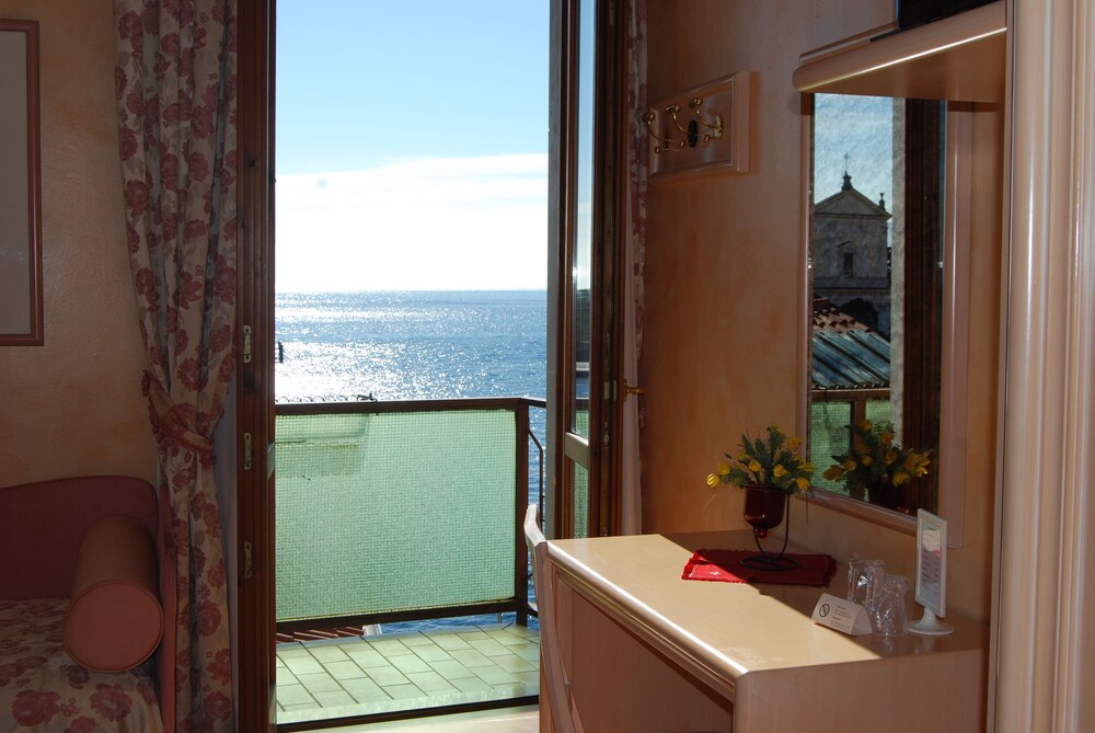 Garda Sol Apart-hotel Beauty & SPA, Brescia Garda Sol Apart-hotel Beauty & SPA, Brescia