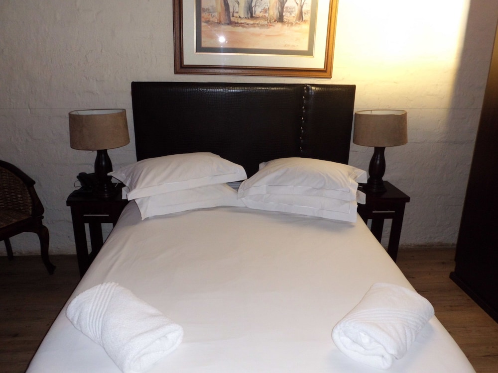 Bains Lodge, Bloemfontein Bains Lodge, Bloemfontein