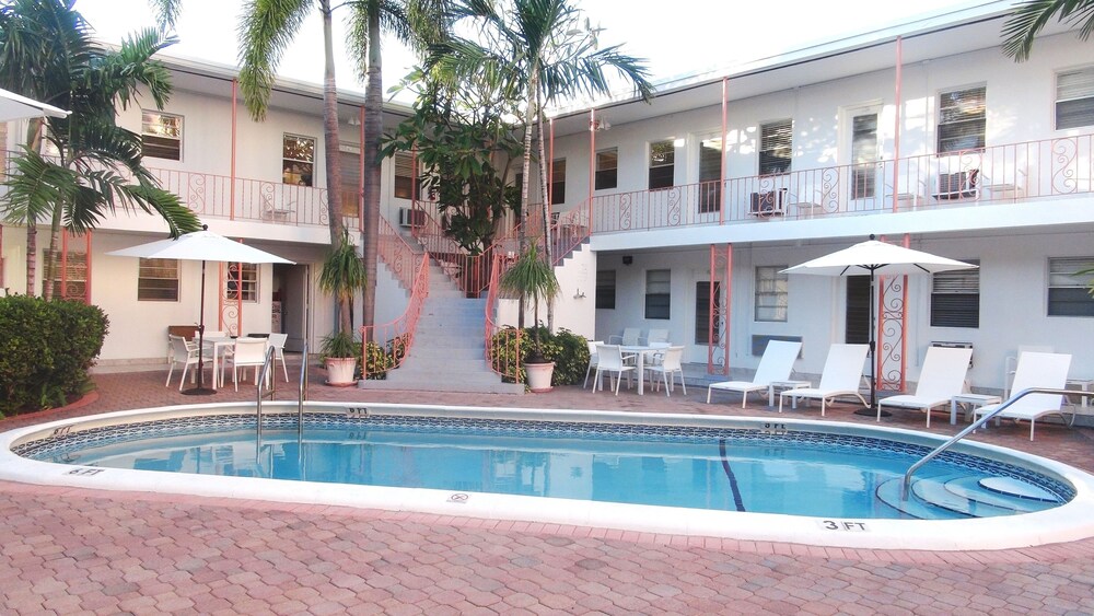 Winterset A North Beach Village Resort Hotel - Tap to explore photos