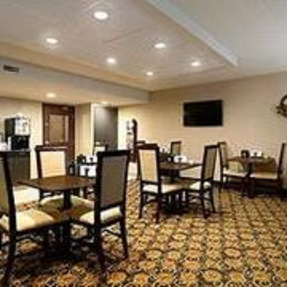 Super 8 by Wyndham Fox Creek, Edmonton Super 8 by Wyndham Fox Creek, Edmonton