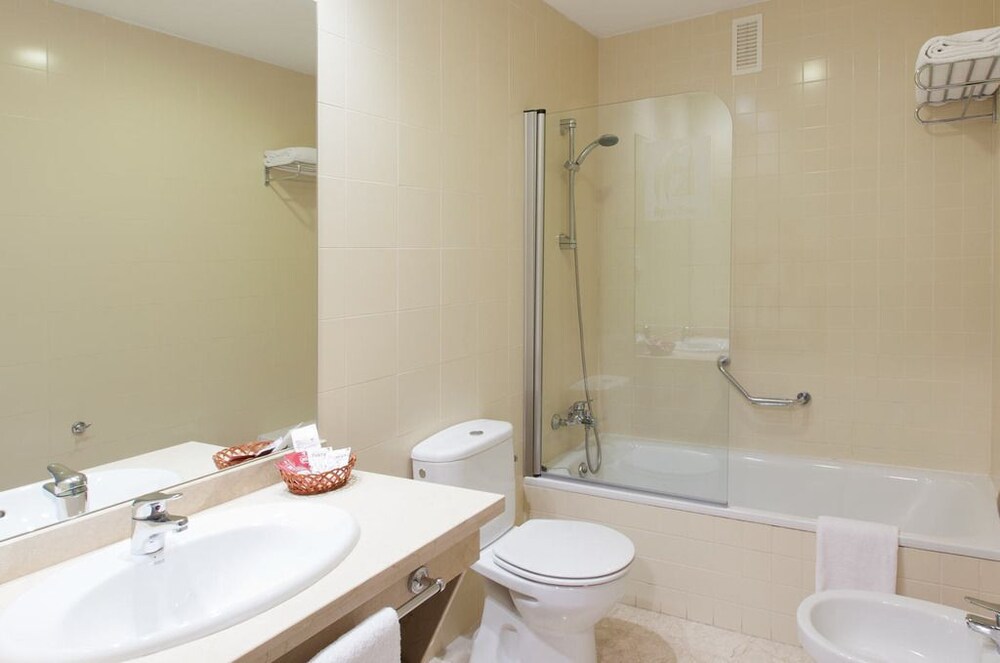 Apartamentos Vertice Sevilla Aljarafe, Seville Apartamentos Vertice Sevilla Aljarafe, Seville