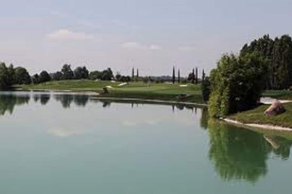 Hotel Confine, Lake Garda Hotel Confine, Lake Garda