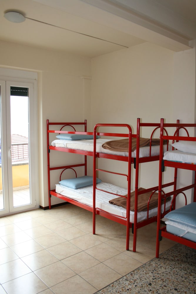 Lake Como Hostel, Como Lake Como Hostel, Como