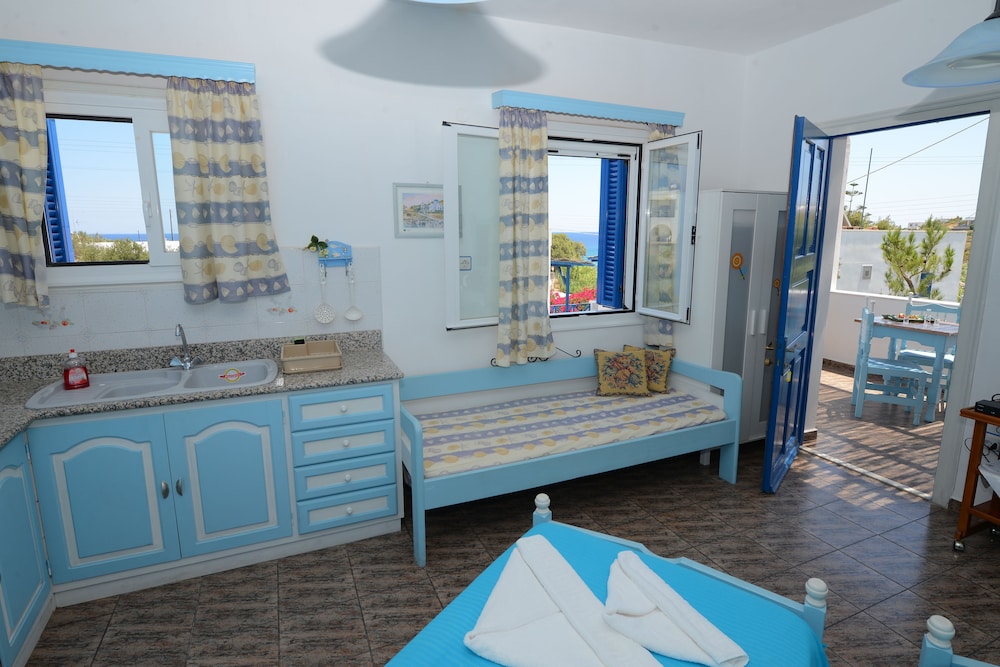 Dora's Studios and Apartments, Syros Dora's Studios and Apartments, Syros