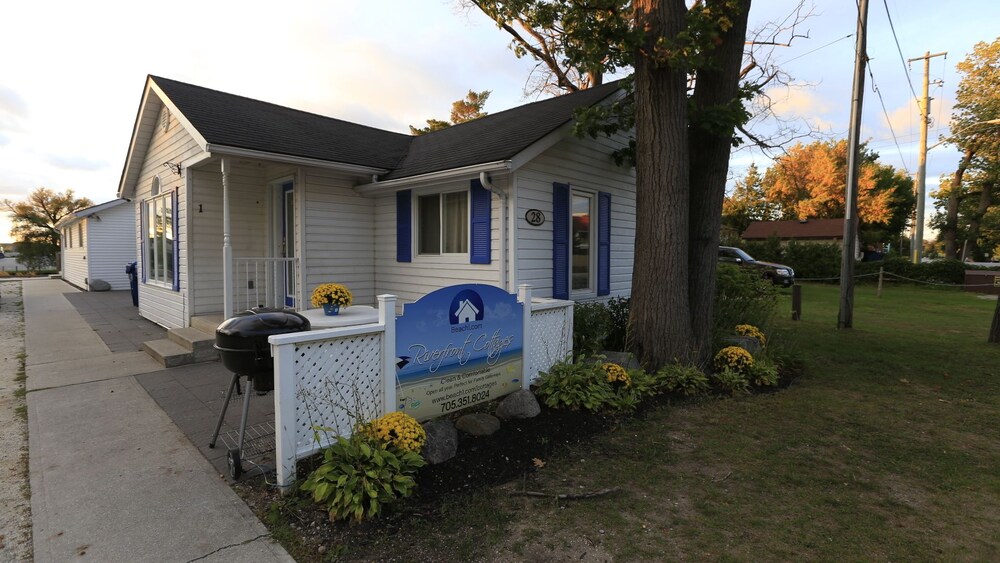 Riverfront Cottages, Barrie Riverfront Cottages, Barrie