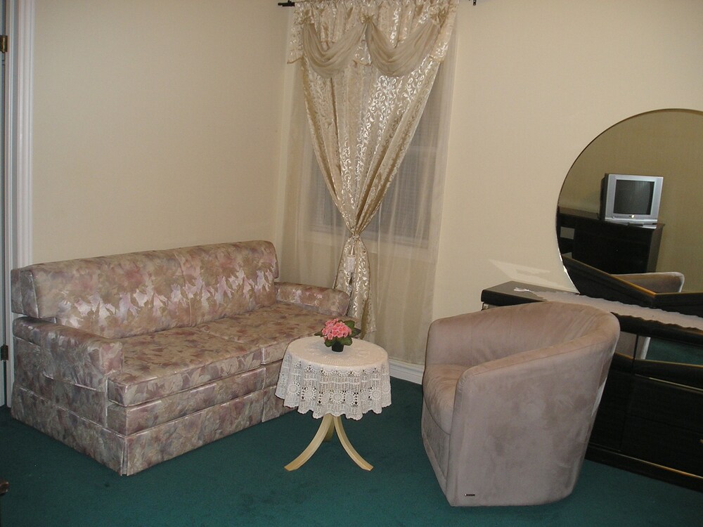 Susan's Villa B&B by Elevate Rooms, Niagara Falls Susan's Villa B&B by Elevate Rooms, Niagara Falls