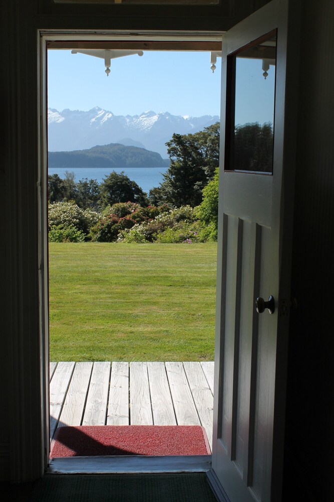 Murrell's Grand View House, Te Anau Murrell's Grand View House, Te Anau