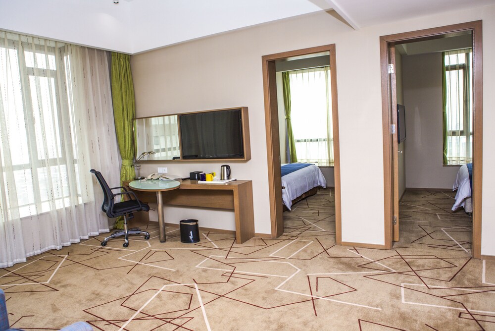 Holiday Inn Express Chengdu West Gate, Chengdu Holiday Inn Express Chengdu West Gate, Chengdu