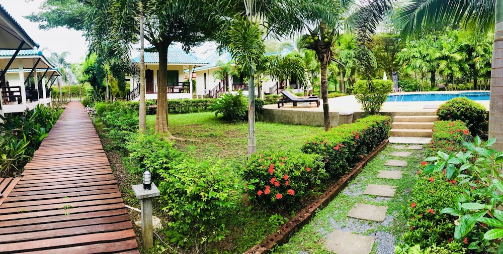 N.T. Lanta Resort, Ko Lanta N.T. Lanta Resort, Ko Lanta