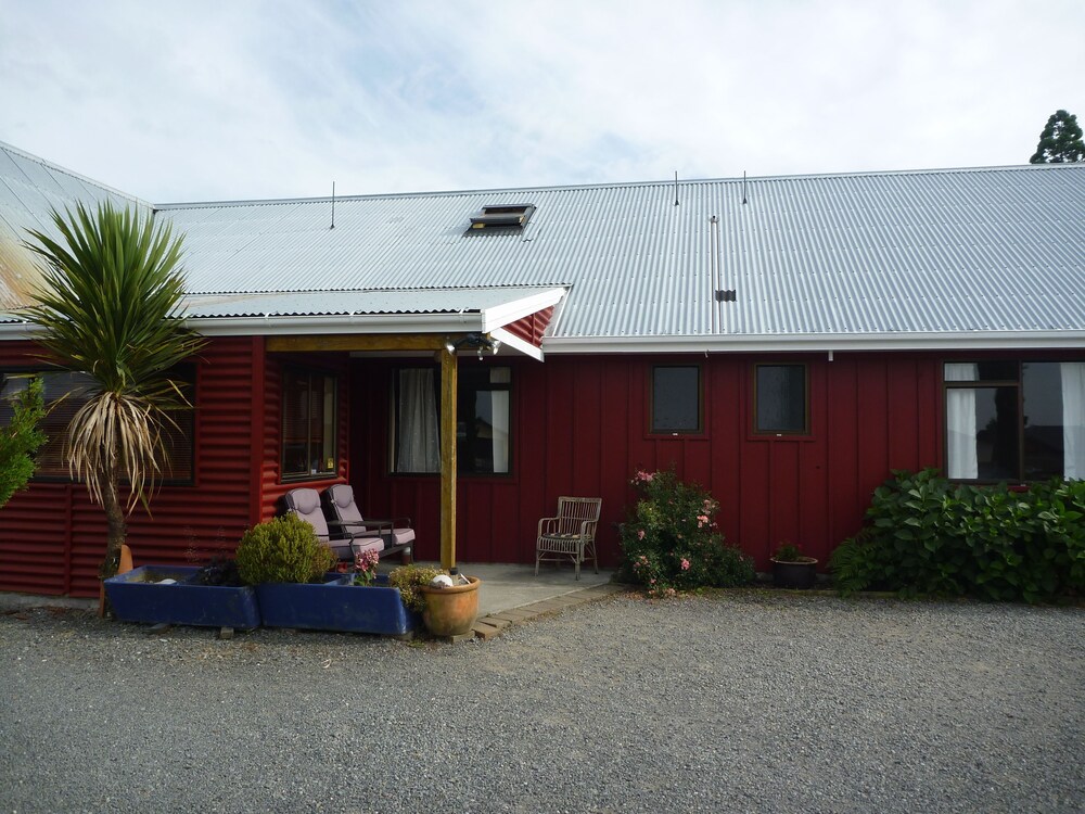Redwood Lodge, Canterbury Redwood Lodge, Canterbury