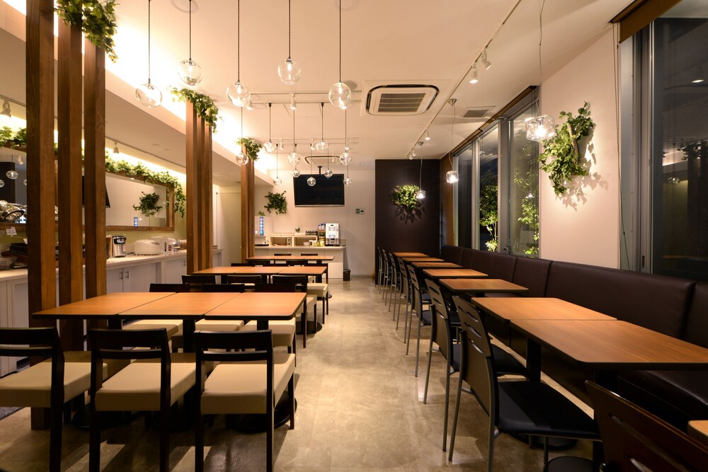Vessel Inn Hiroshima Ekimae
