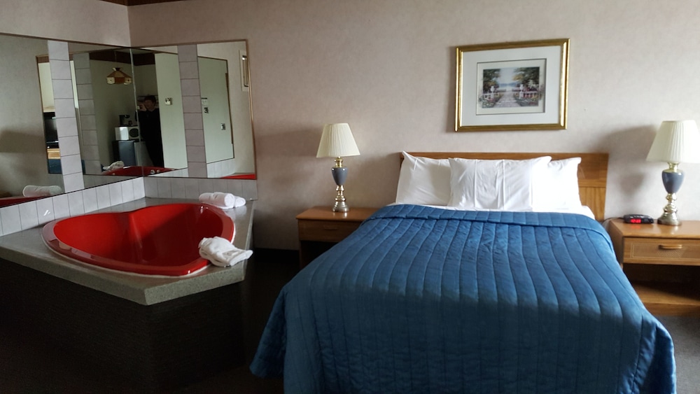The Crystal Inn on the Parkway, Niagara Falls The Crystal Inn on the Parkway, Niagara Falls