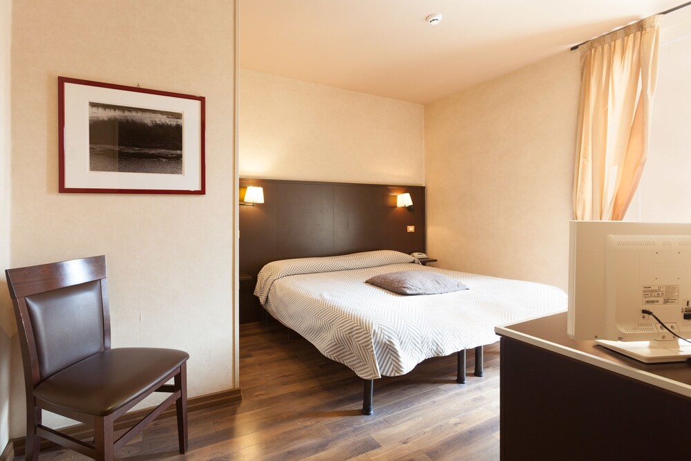 Cuneo Hotel, Cuneo Cuneo Hotel, Cuneo