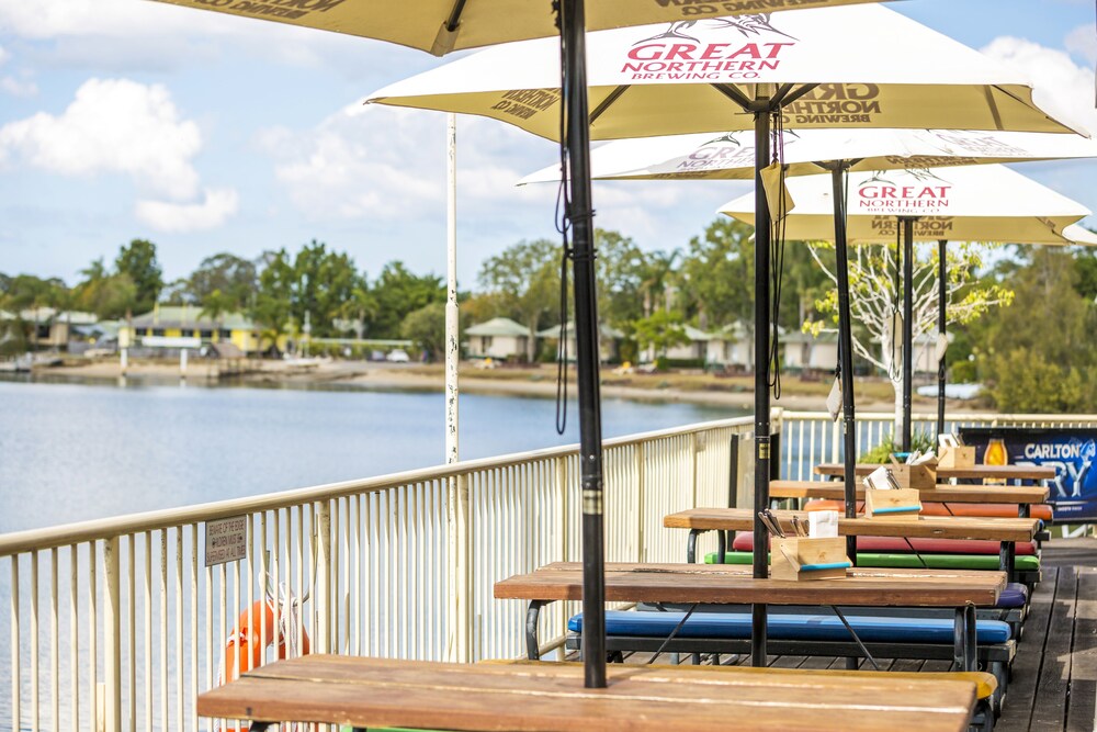 Waterfront Hotel, Sunshine Coast Waterfront Hotel, Sunshine Coast