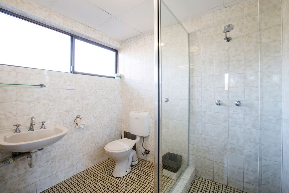 Villa Noosa Hotel, Sunshine Coast Villa Noosa Hotel, Sunshine Coast