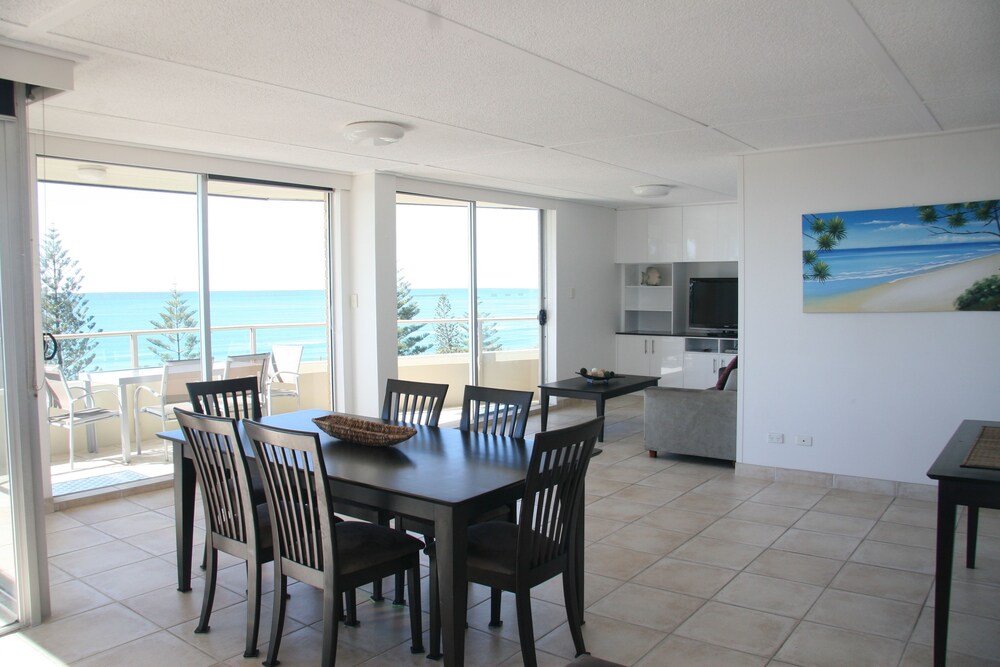 Wyuna Beachfront Holiday Apartments, Gold Coast Wyuna Beachfront Holiday Apartments, Gold Coast