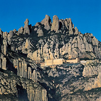 Full-Day Montserrat and Gaudi's Crypt - Colonia Guell