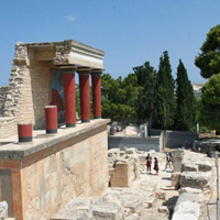 Minoan Magic: Palace of Knossos and Heraklion Tour