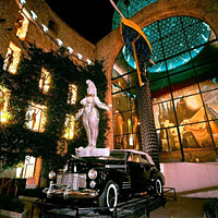 Small Group Tour: The Dali Ultimate Route Summer Day Tour from Barcelona