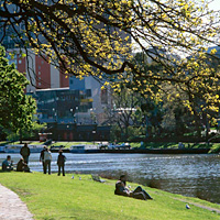 Melbourne City and Yarra River Gardens Cruise