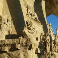 Skip-the-Line: Sagrada Familia tour with Crypt & Tower