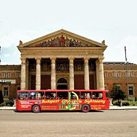 Hop-On Hop-Off Bus & Danube Cruise Sightseeing Pass