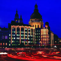 Budapest by Night Tour & Dinner