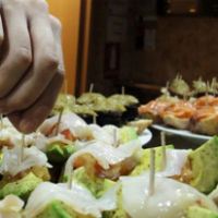 Small Group: Barcelona Tapas Tour “en el Barrio”