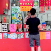Small-Group Walking Tour: Around Kowloon in 8 Markets