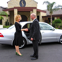 Luxury One-Way Hotel to Auckland Airport Private Transfer