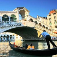 A Day in Venice or Rome - Minivan Tour
