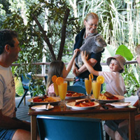 Cairns Tropical Zoo Morning Tour including Breakfast with Optional Transfers