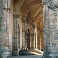 Full-Day Tour of Evora and Azeitao Wine Tour