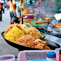 Small-Group Walking Tour: Bangkok Chinatown Food Discovery
