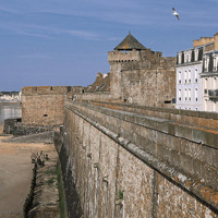 2-Day Tour: Normandy, Saint-Malo and Mont Saint-Michel