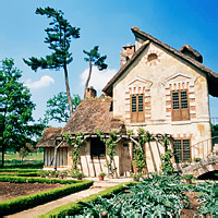 Full-Day Versailles Palace and Trianon with Lunch