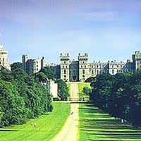 Windsor Castle, City of Bath, and Stonehenge Tour