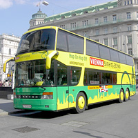 Hop-On Hop-Off Sightseeing Bus Pass incl. Guided Walking Tour