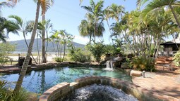 Colonial Palms Motor Inn