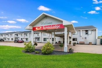 Econo Lodge Near Miller Hill Mall Econo Lodge Near Miller Hill Mall