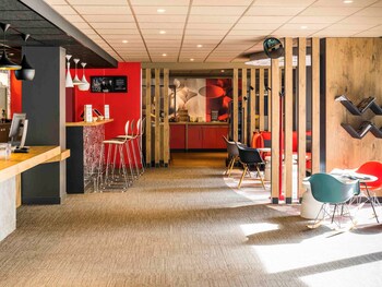 tarifs reservation hotels ibis Paris Pont De Suresnes