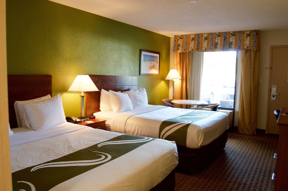 Quality Inn Suites St Petersburg Clearwater Airport Pinellas
