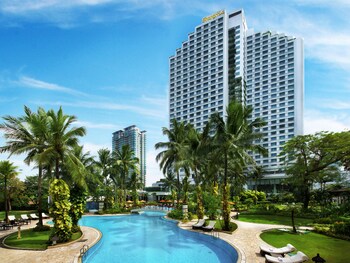 Shangri-La Hotel - Jakarta Shangri-La Hotel - Jakarta